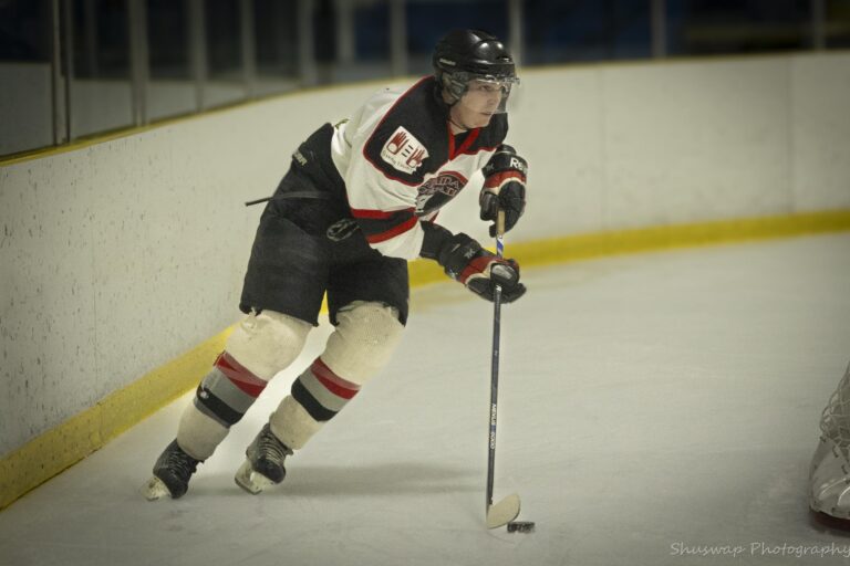 Hockey sports photographer in Okanagan BC Canada – professional action photography.